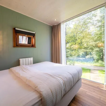 Modern Home, Hainaut 別荘