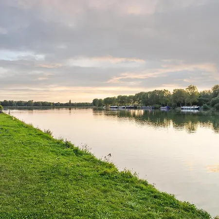 Modern Home, Hainaut 펜션 *